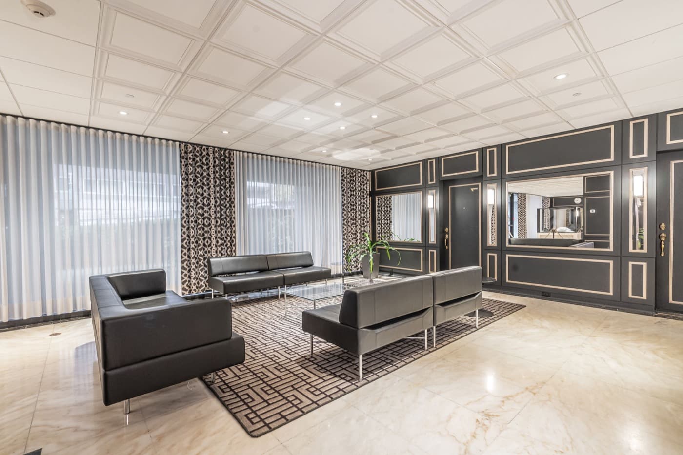 3435 rue Drummond (Drummond Plaza)