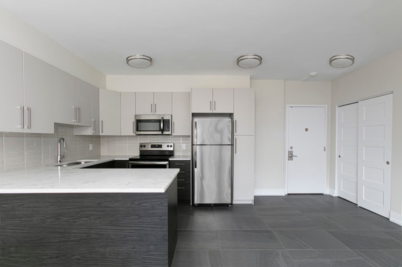1745 Cedar Av